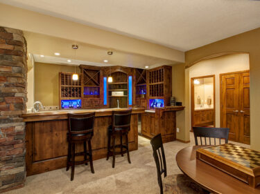 5 Reasons to Invest in Custom Cabinets When Finishing Your Basement