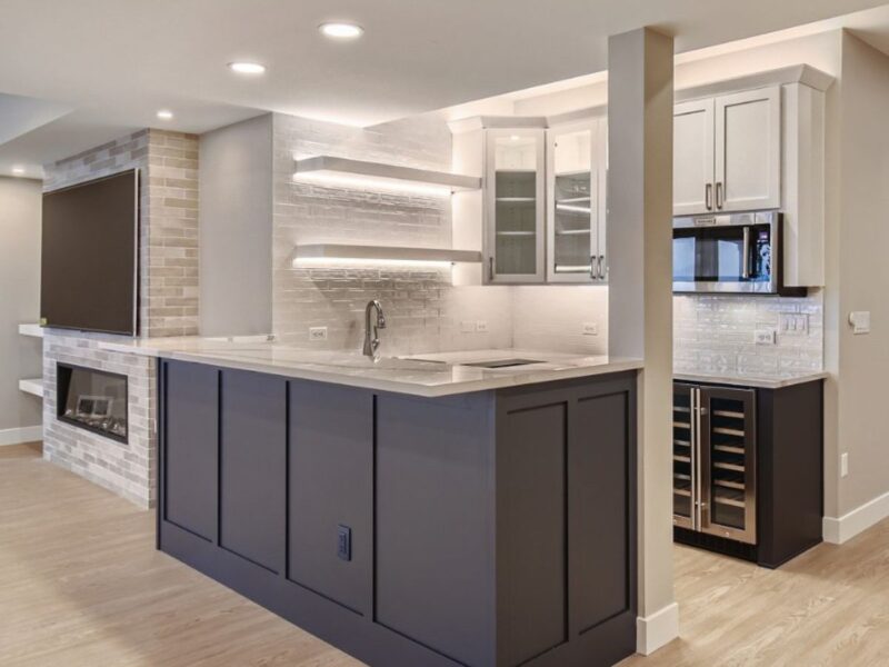 5 Benefits of Installing a Wet Bar in the Basement
